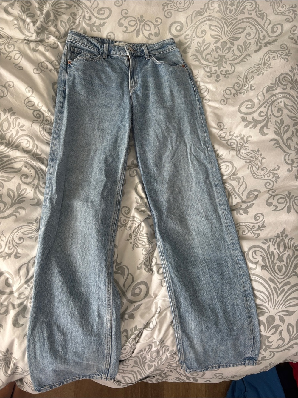Dynamite Light Wash Straight Leg Jeans